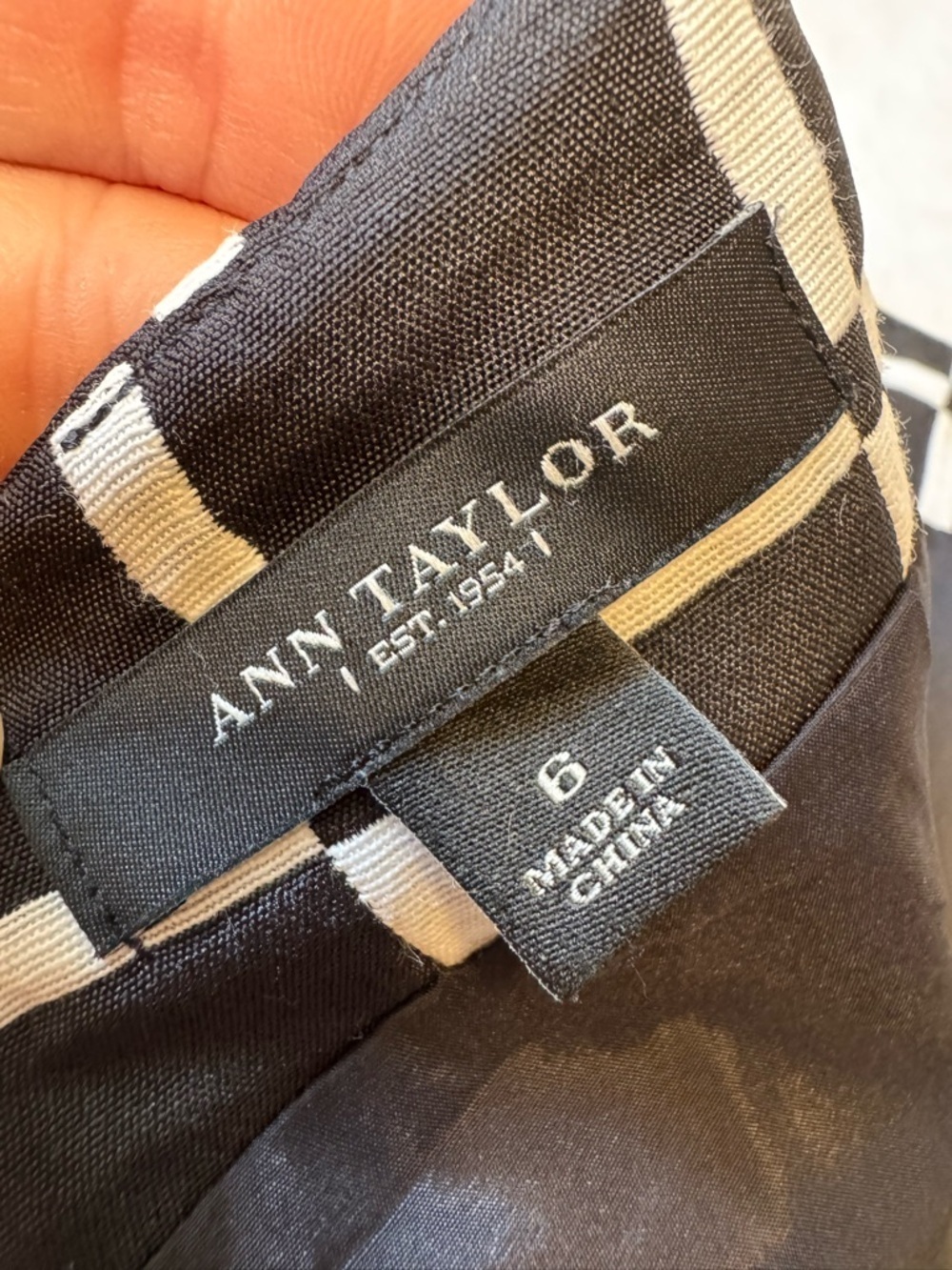 Ann Taylor Black White Grid Skirt Size 6 Mini Lined Career Preppy - Picture 9 of 13